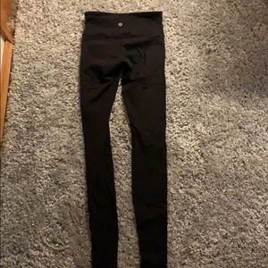 Wunder under size 2 black lululemon leggings